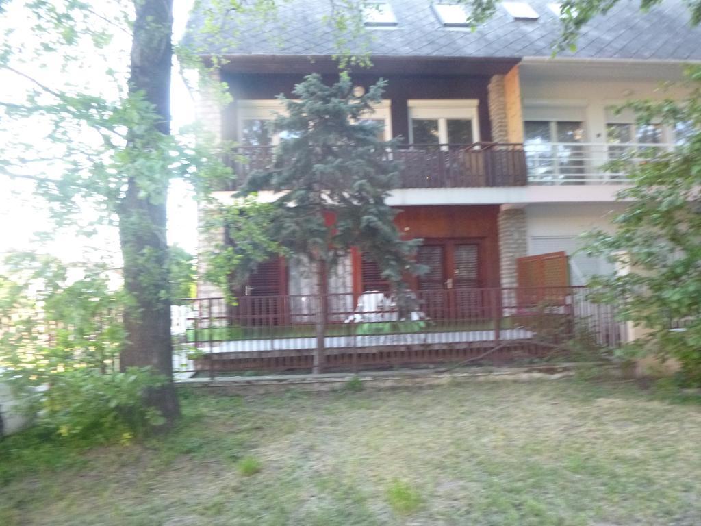 Oleander Holiday House Шиофок Экстерьер фото